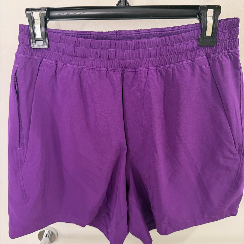 Men’s Lululemon’s pace breakers 5 inch unlined